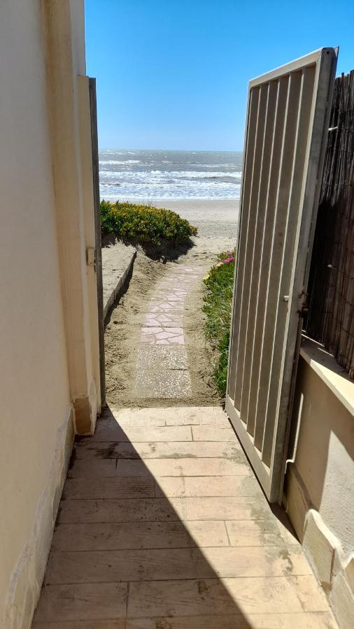 Apartamento Casina Sulla Sabbia Torvaianica Exterior foto