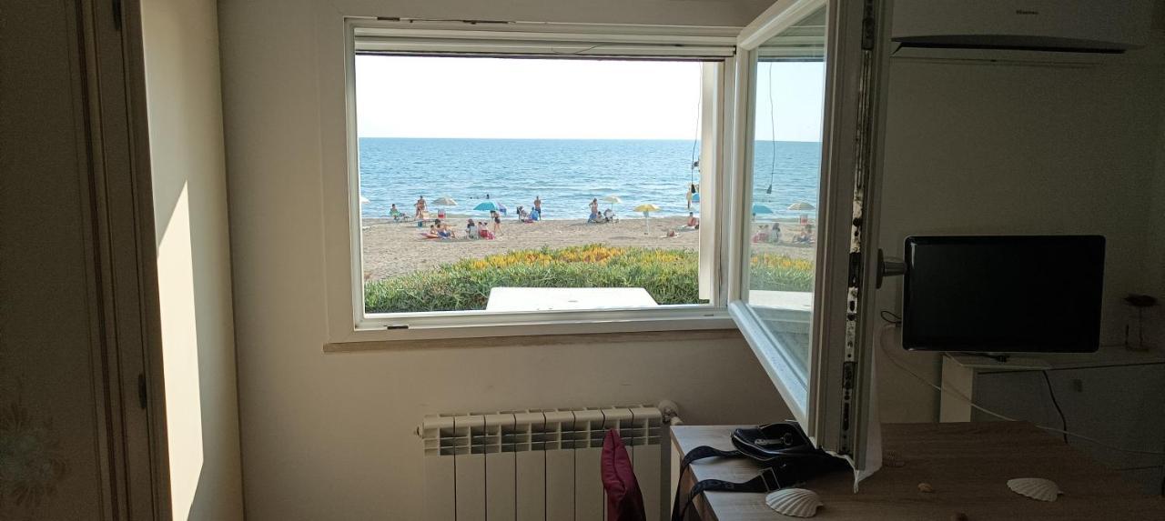 Apartamento Casina Sulla Sabbia Torvaianica Exterior foto